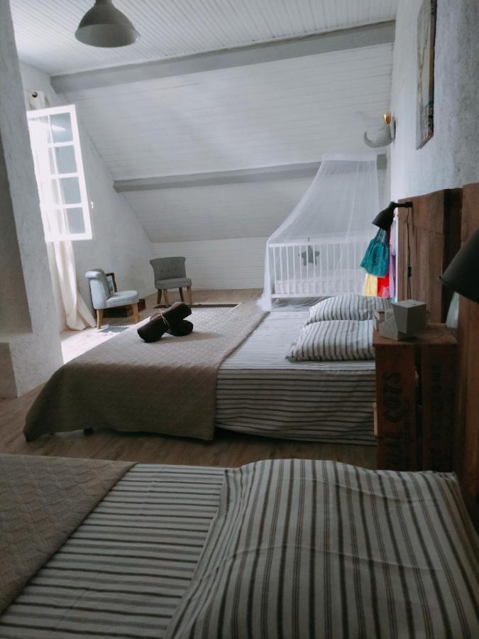Chambre Familiale Anna "Mon Lit Au Pre" , Jusqu'A 4 Adultes Et 2 Enfants Avec Piscine Familles, Couples Ou Femmes Seulement Pontours Eksteriør bilde